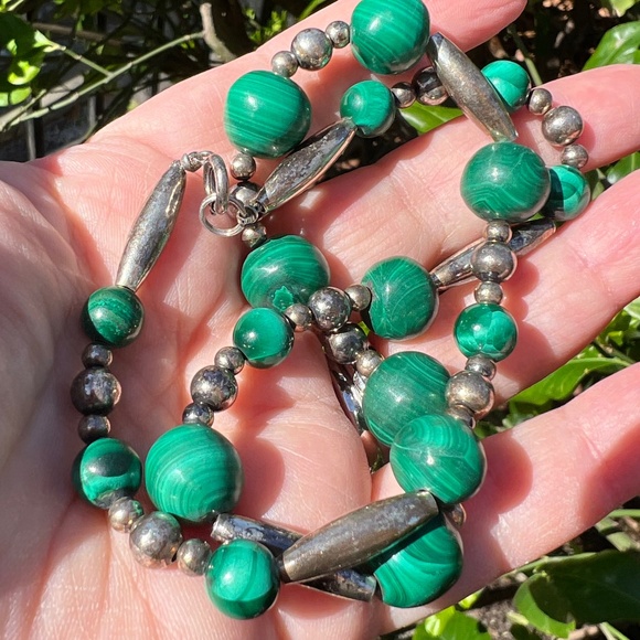 VINTAGE 925 STERLING SILVER LARGE MALACHITE & SILVER BEADS STATEMENT NECKLACE